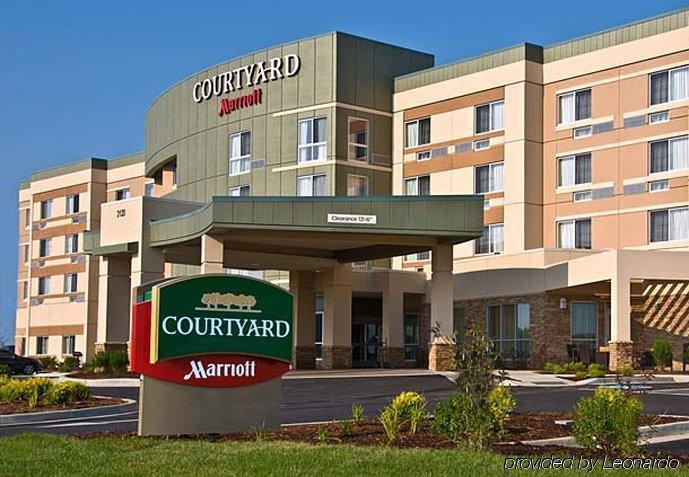 Courtyard By Marriott Salisbury Hotell Exteriör bild