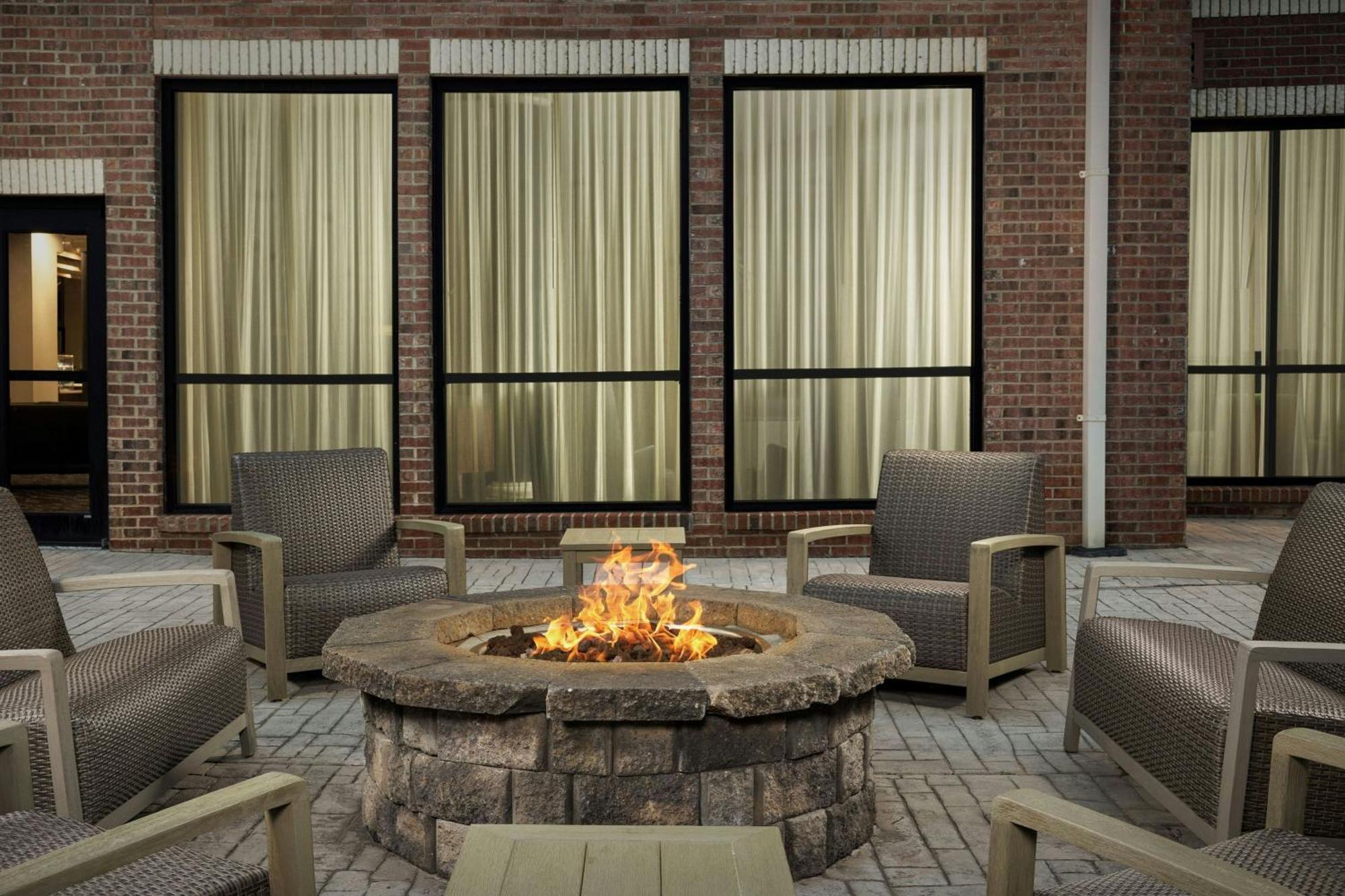 Courtyard By Marriott Salisbury Hotell Exteriör bild