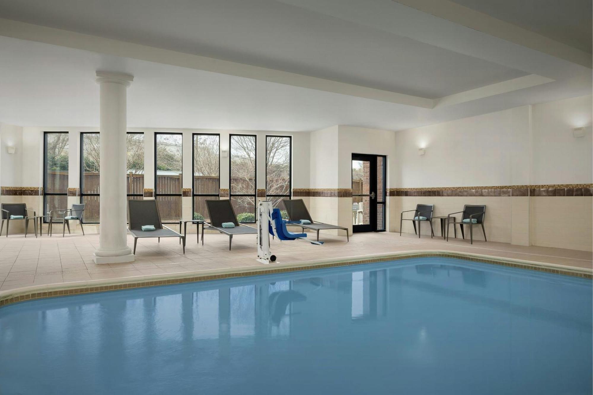 Courtyard By Marriott Salisbury Hotell Exteriör bild