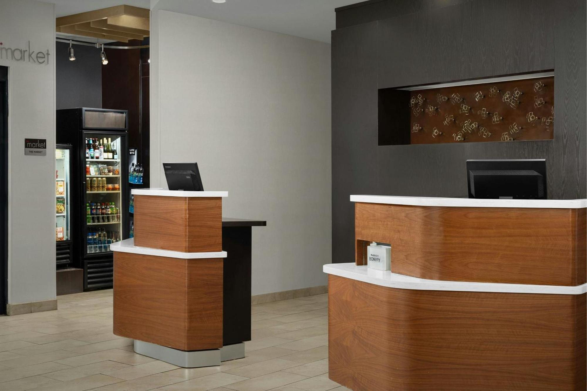 Courtyard By Marriott Salisbury Hotell Exteriör bild