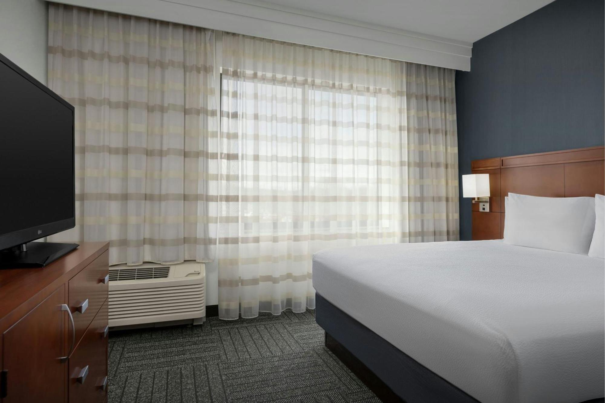 Courtyard By Marriott Salisbury Hotell Exteriör bild
