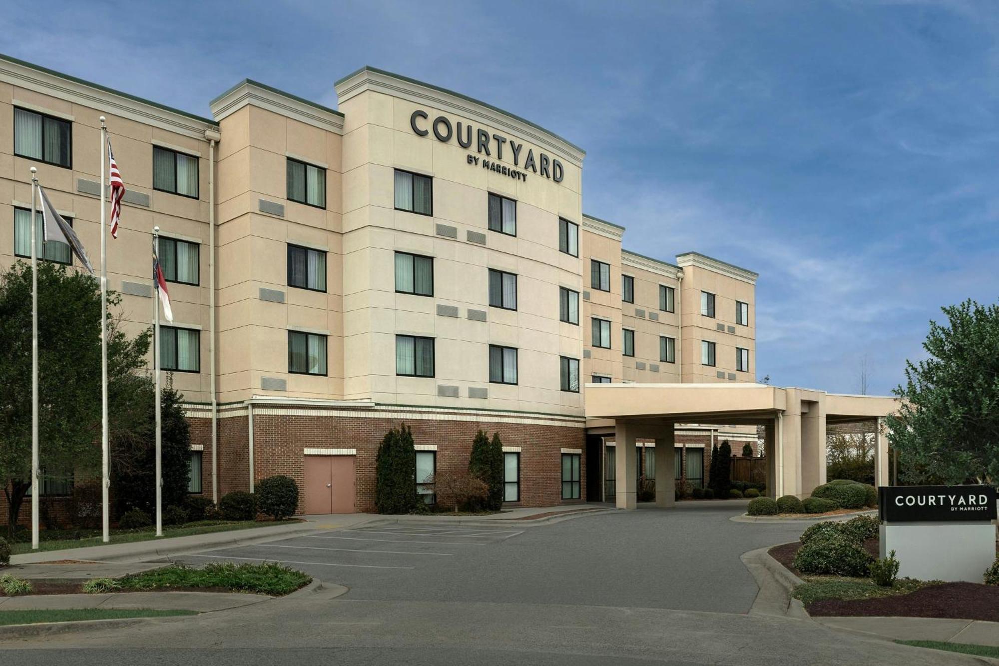 Courtyard By Marriott Salisbury Hotell Exteriör bild