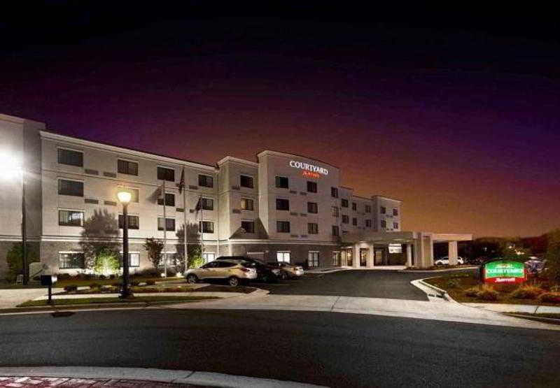 Courtyard By Marriott Salisbury Hotell Exteriör bild